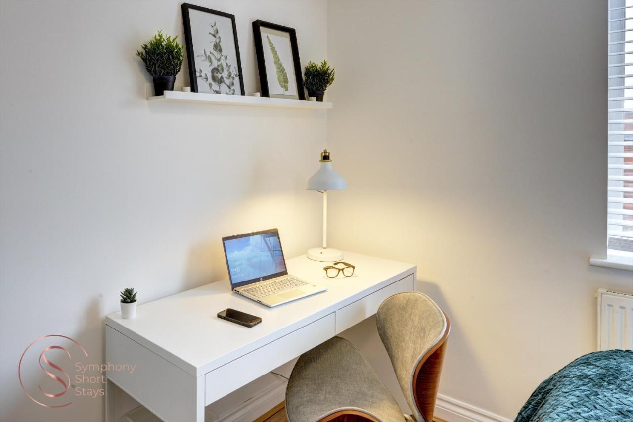 Apartment Modern, Stylish Ensuite With Netflix & Parking By Symphony Short Stays Coventry
