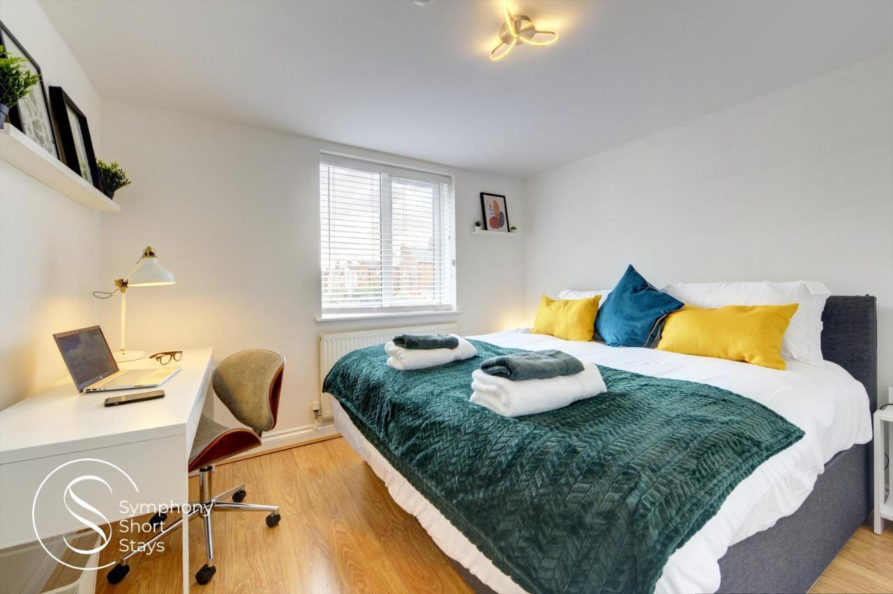 Apartment Modern, Stylish Ensuite With Netflix & Parking By Symphony Short Stays Coventry