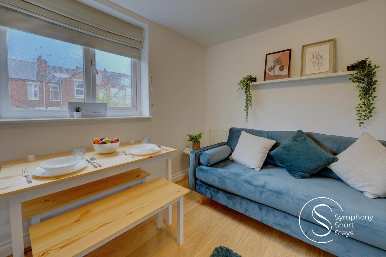 Apartment Modern, Stylish Ensuite With Netflix & Parking By Symphony Short Stays Coventry