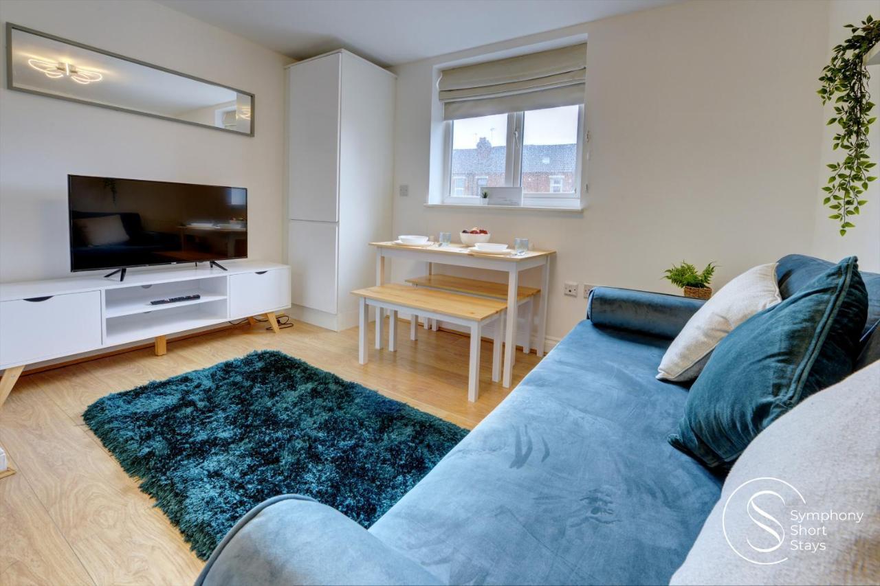 Modern, Stylish Ensuite With Netflix & Parking By Symphony Short Stays Apartment Coventry