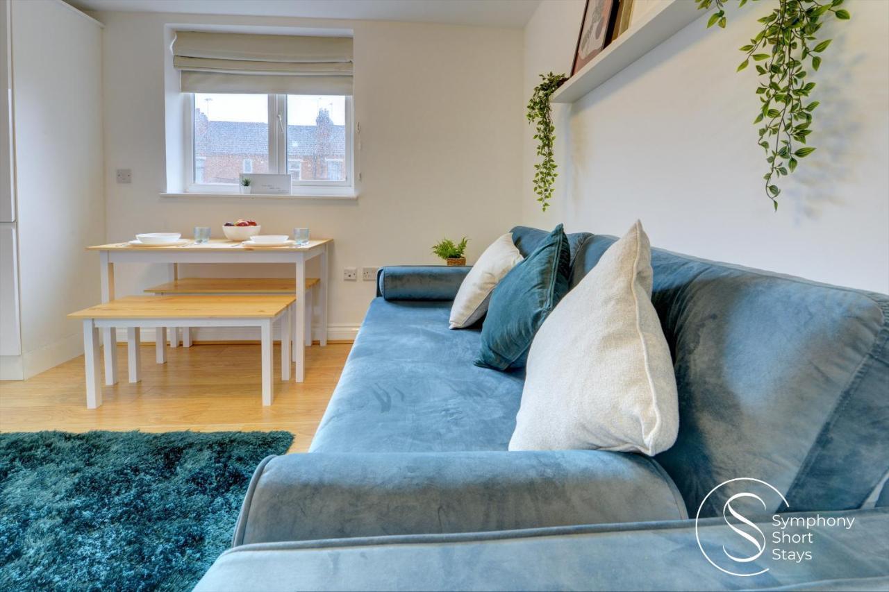 Apartment Modern, Stylish Ensuite With Netflix & Parking By Symphony Short Stays Coventry