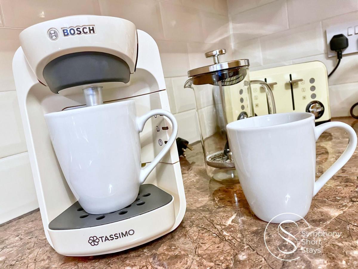 Modern, Stylish Ensuite With Netflix & Parking By Symphony Short Stays Apartment *