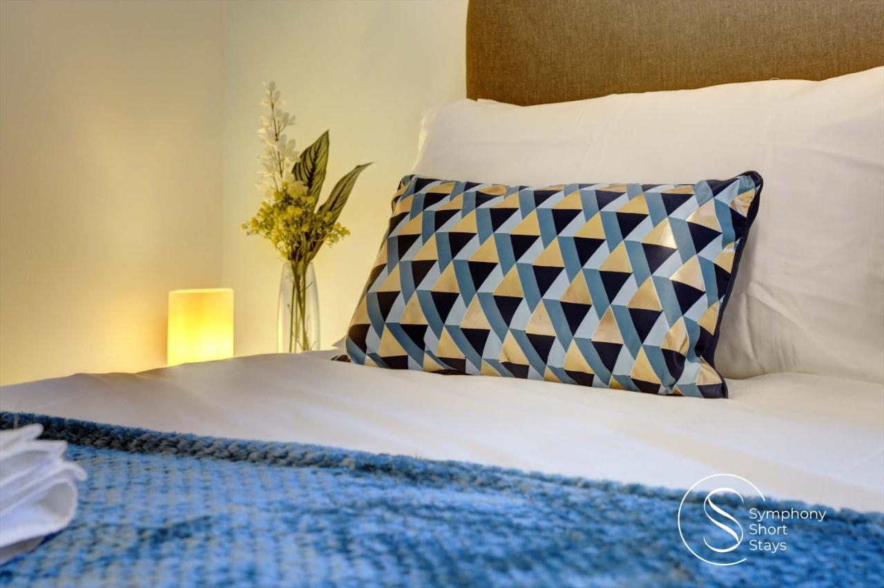 Apartment Modern, Stylish Ensuite With Netflix & Parking By Symphony Short Stays *