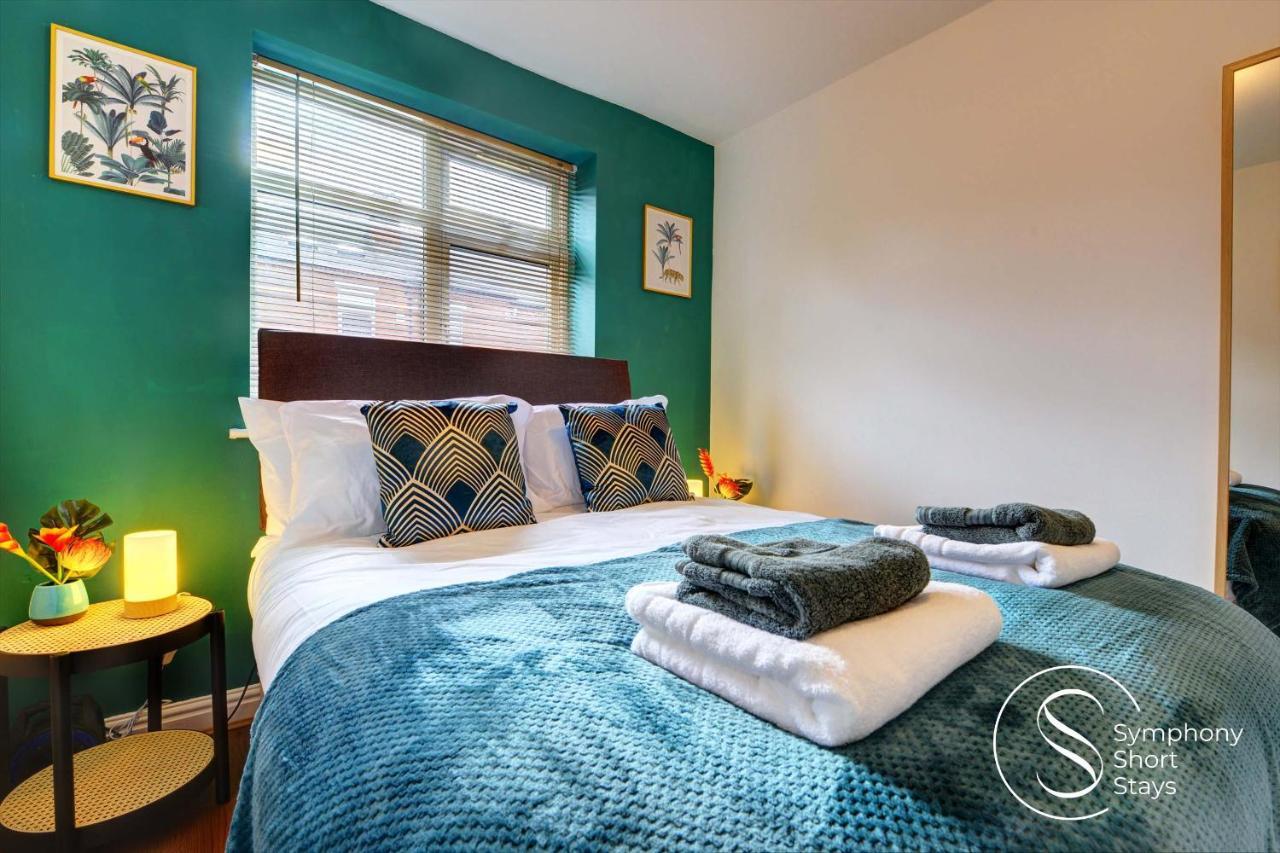 Apartment Modern, Stylish Ensuite With Netflix & Parking By Symphony Short Stays *