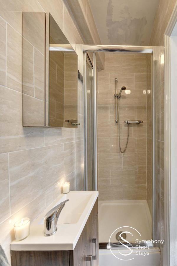 Apartment Modern, Stylish Ensuite With Netflix & Parking By Symphony Short Stays *