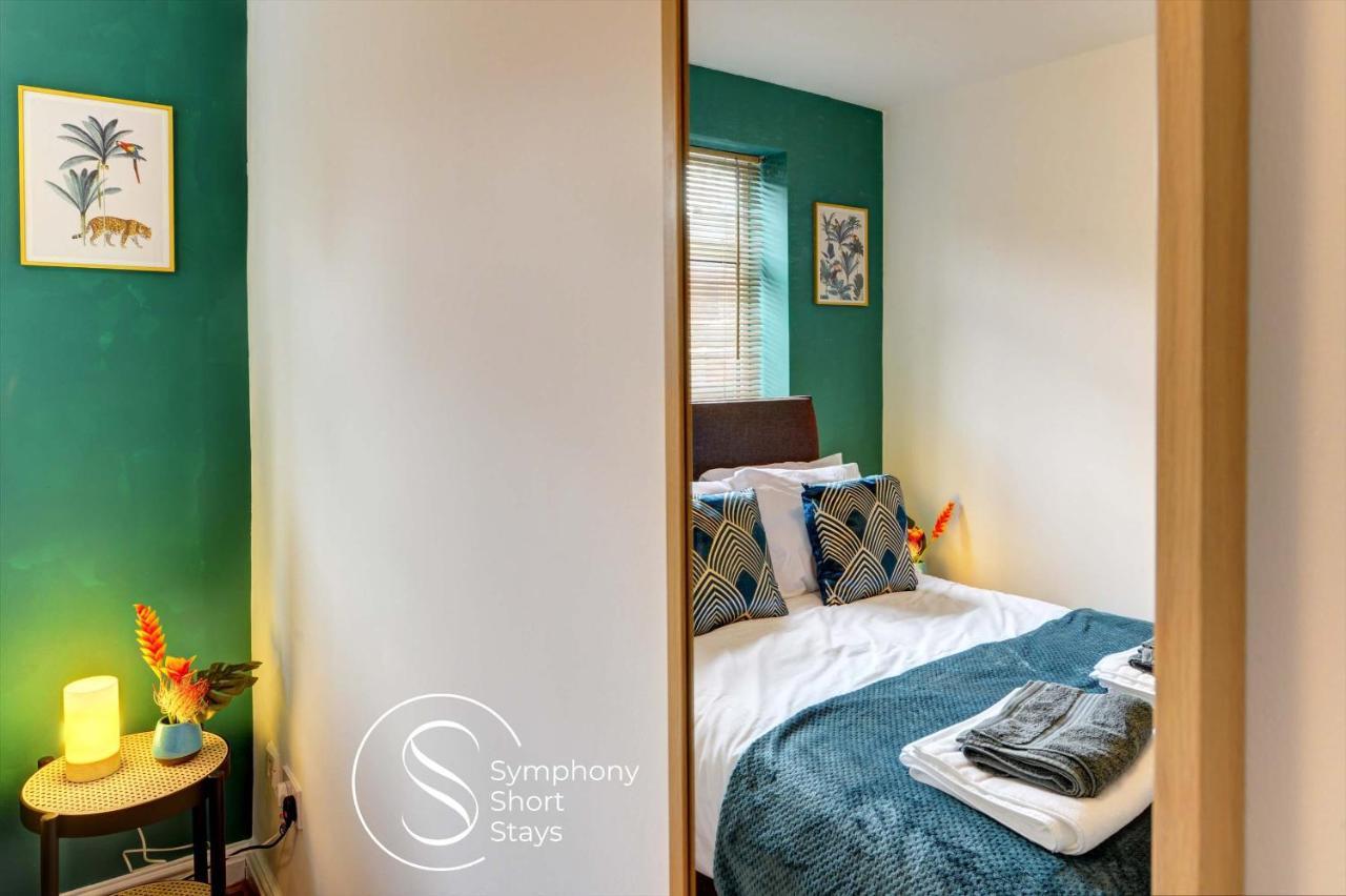 Apartment Modern, Stylish Ensuite With Netflix & Parking By Symphony Short Stays Coventry