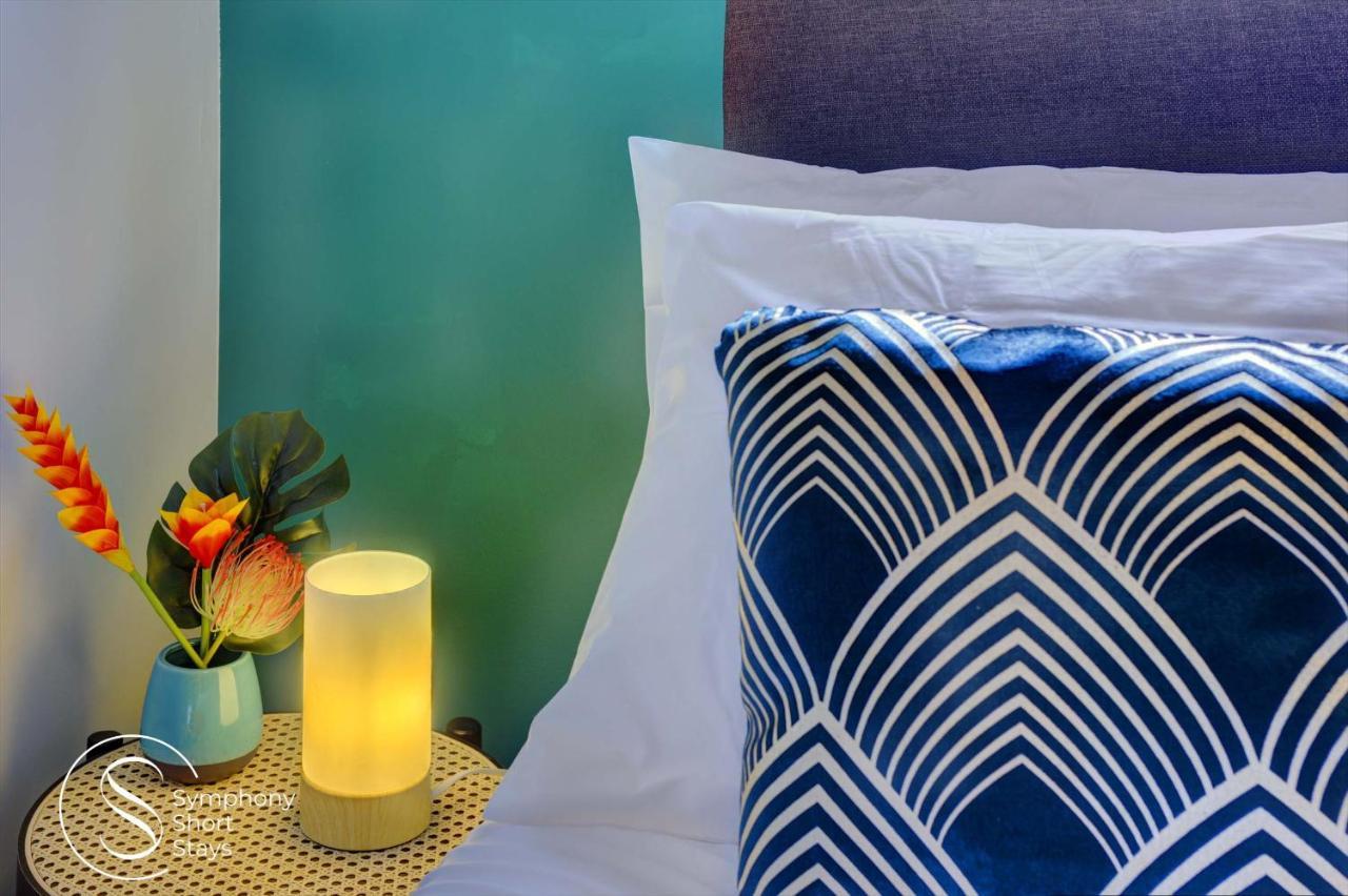 Apartment Modern, Stylish Ensuite With Netflix & Parking By Symphony Short Stays *